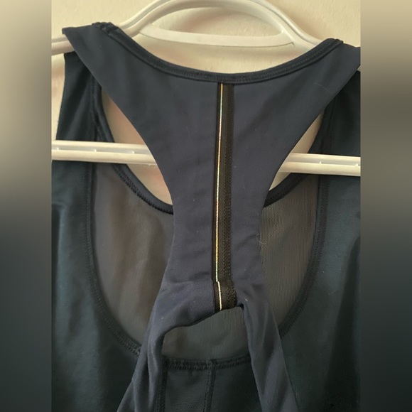 Lululemon Tank Size 4 - Picture 6 of 6